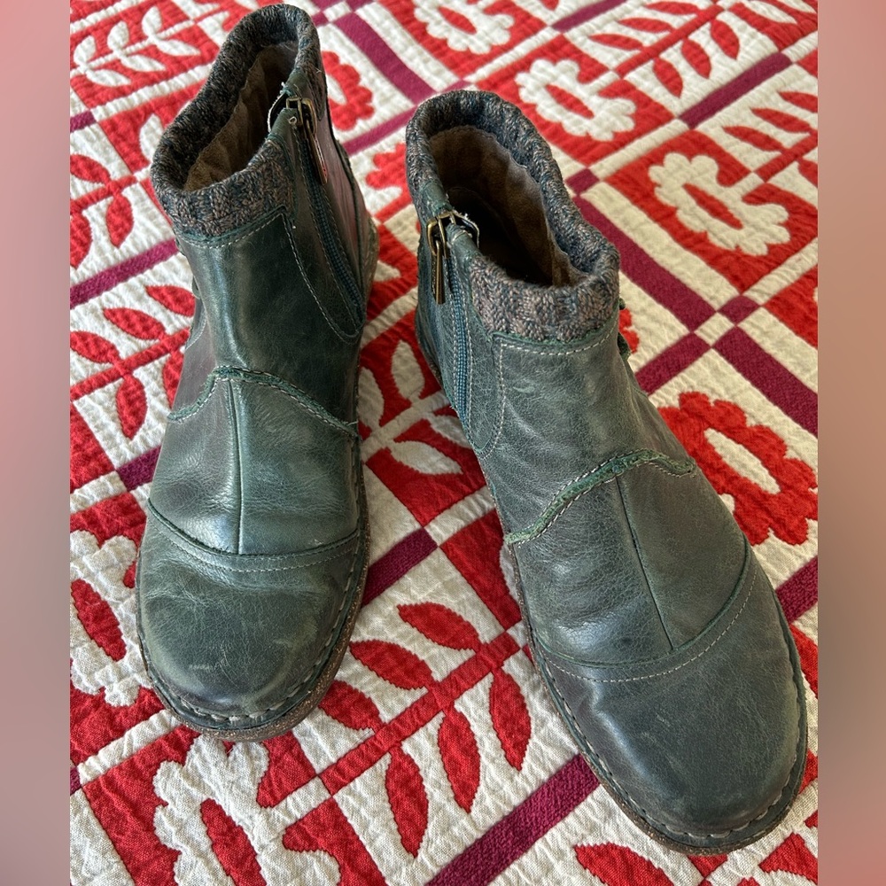 aetrex Cammie Cork Arch Support Sweater Boot: Teal W39